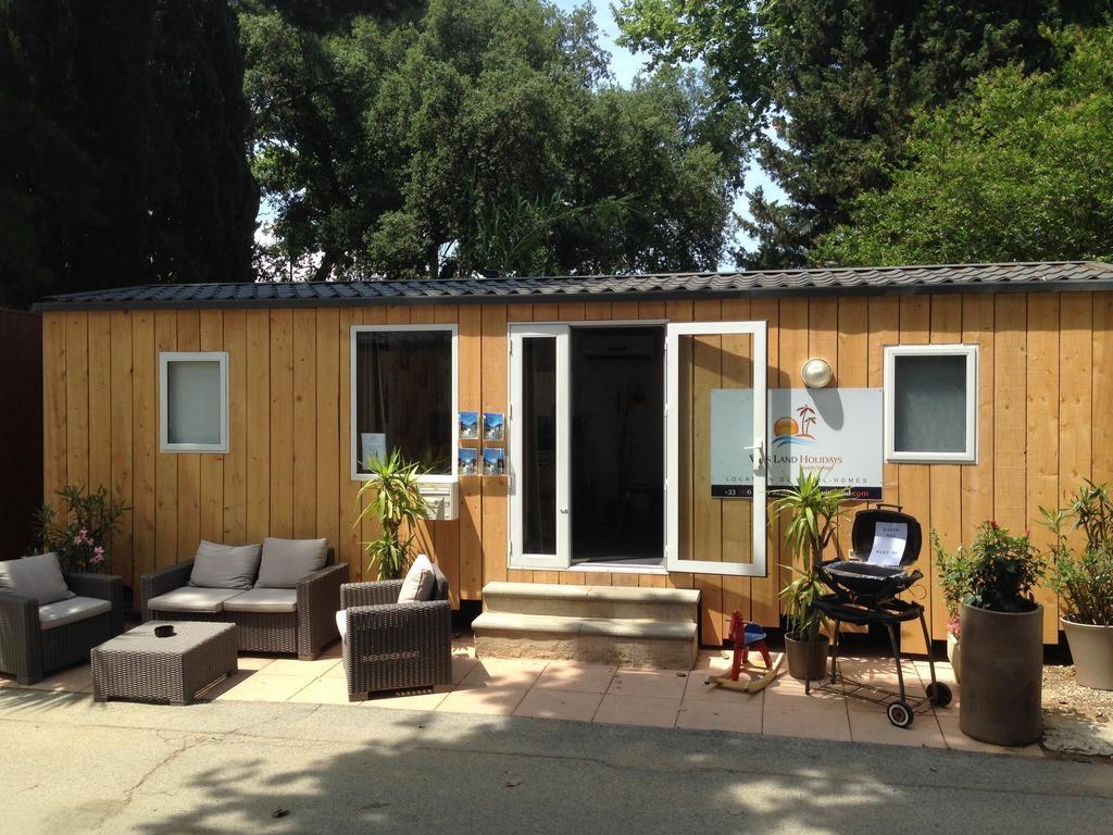Vic'S Land Holidays Grimaud Exterior photo