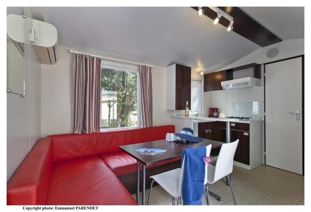 Vic'S Land Holidays Grimaud Exterior photo